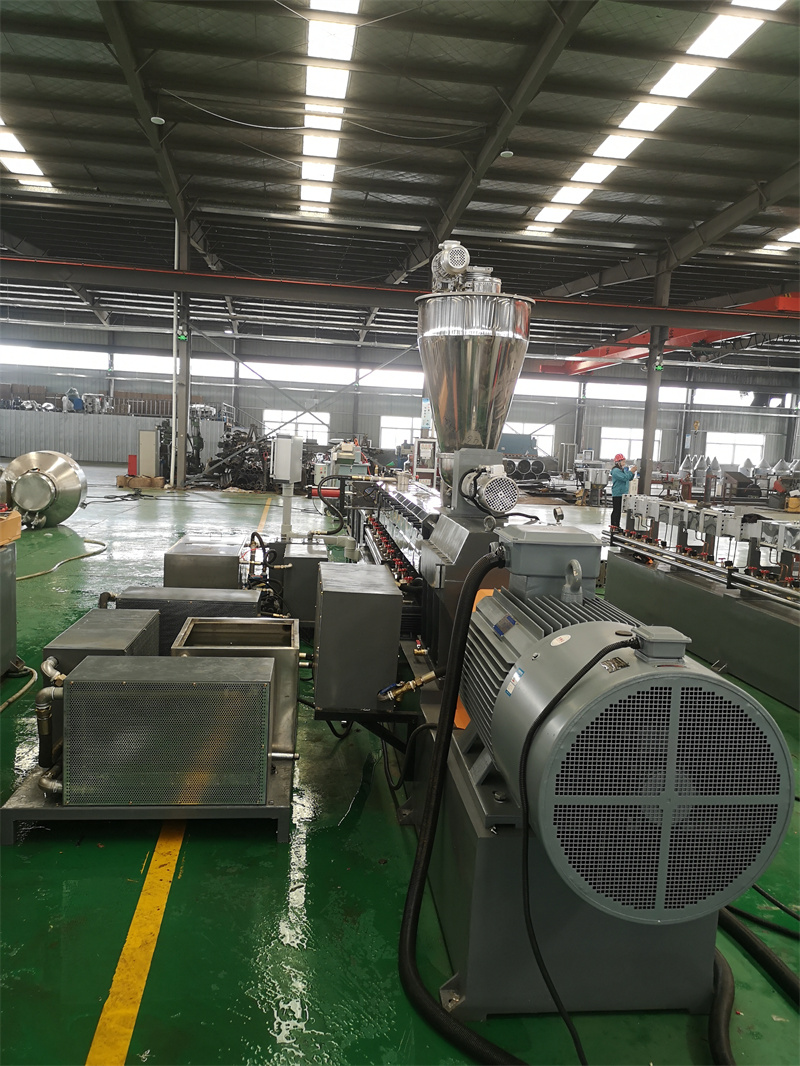 PBAT吹膜級母粒_PBAT吹膜級母粒造粒機_玖德隆新材料